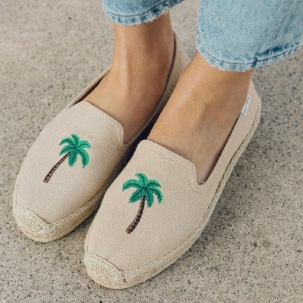 Soludos Tan Palm Tree Smoking Slippers